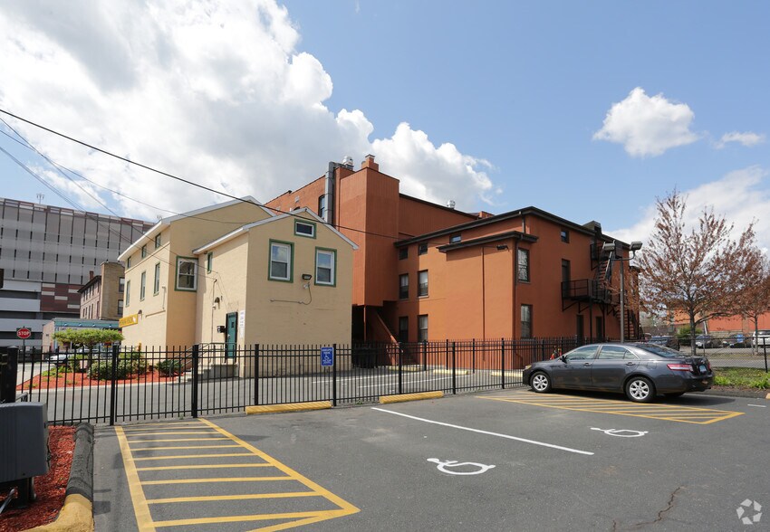 More Photos Of 90-100 Park St, Hartford Apartments For Sale