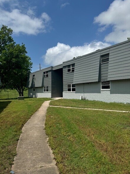 Primary Photo Of 2302 NW 38th St, Lawton Apartments For Sale