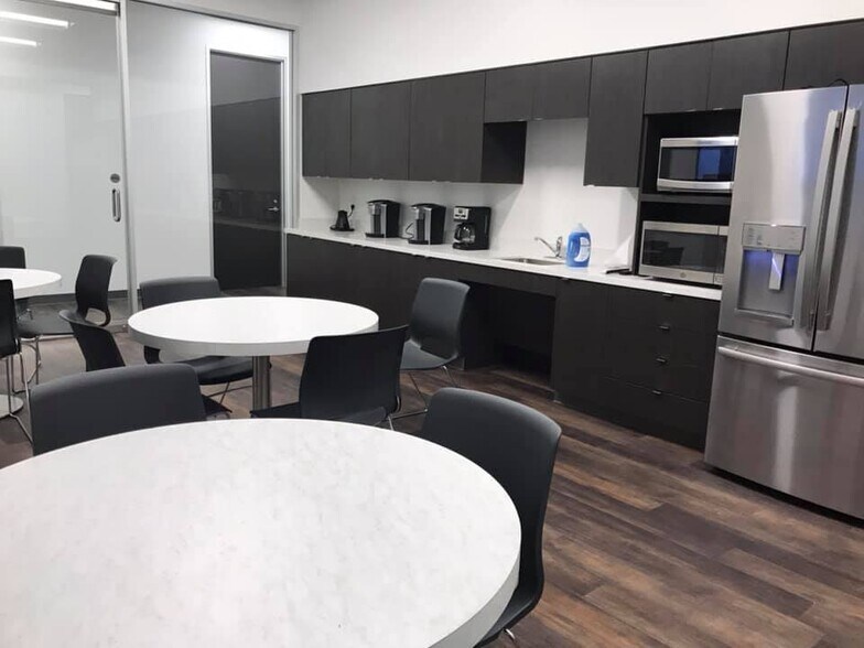 More Photos Of 17302 House Hahl Rd, Cypress Office For Lease