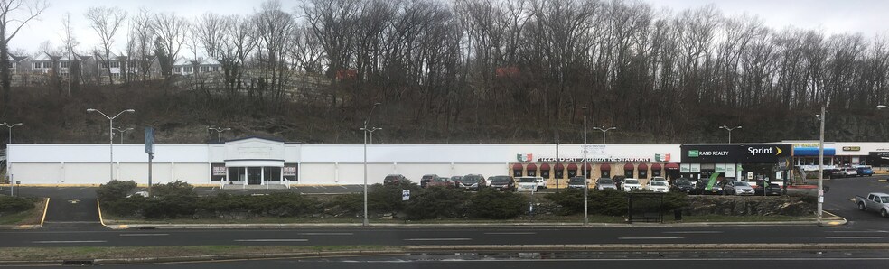 More Photos Of 2575-2595 Central Park Ave, Yonkers Freestanding For Lease