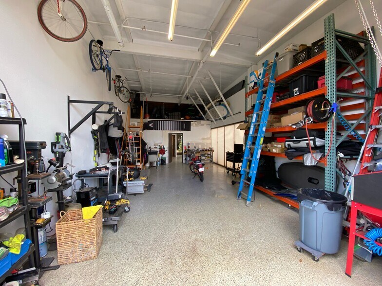 More Photos Of 4848 Colt St, Ventura Manufacturing For Sale