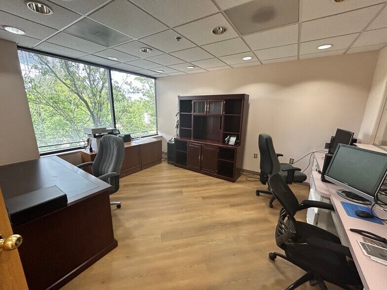 More Photos Of 7350 Van Dusen Rd, Laurel Medical For Sale