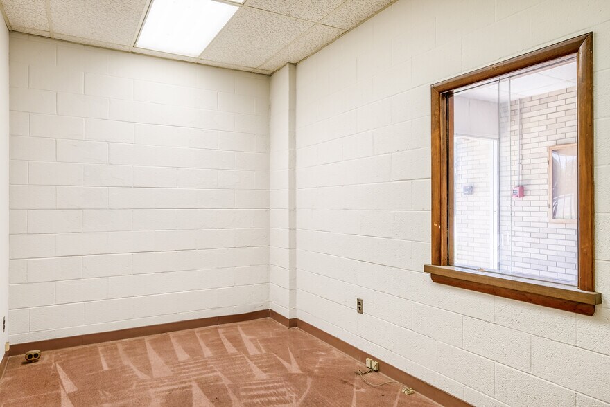 More Photos Of 5500 N Sharon Amity Rd, Charlotte Manufacturing For Lease