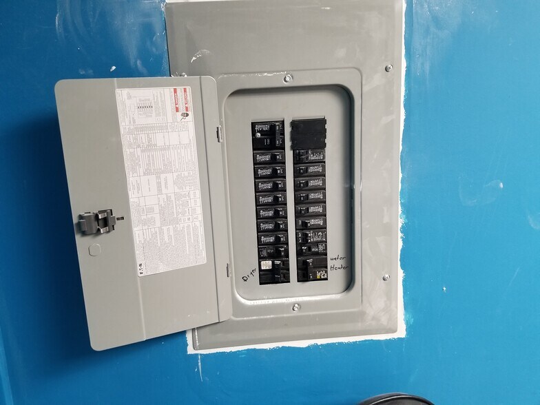 More Photos Of 4700 Stamp Rd, Marlow Heights General Retail For Lease