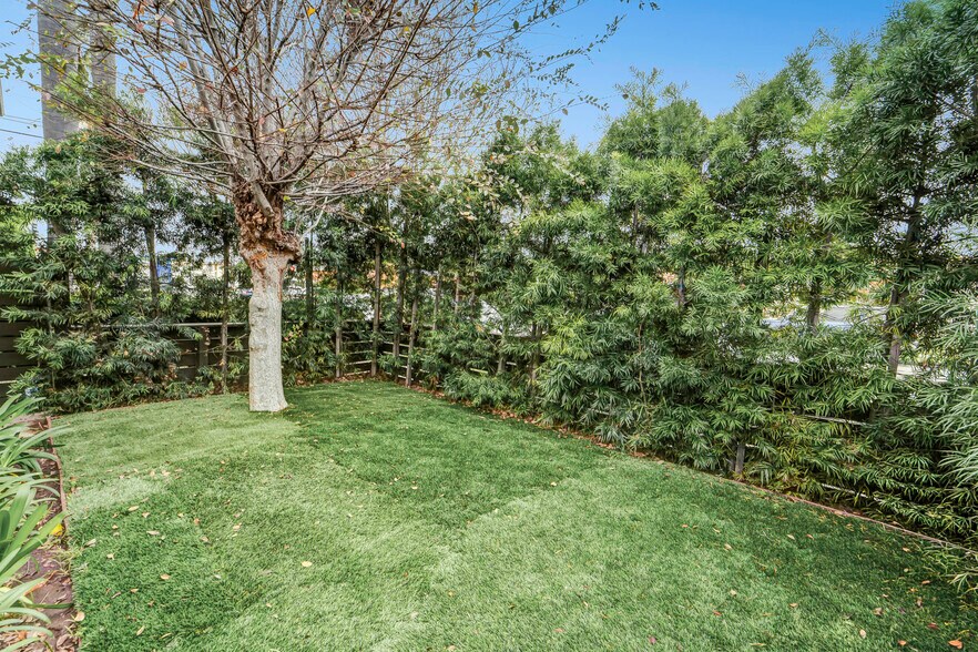 More Photos Of 2122 20th St, Santa Monica Apartments For Sale