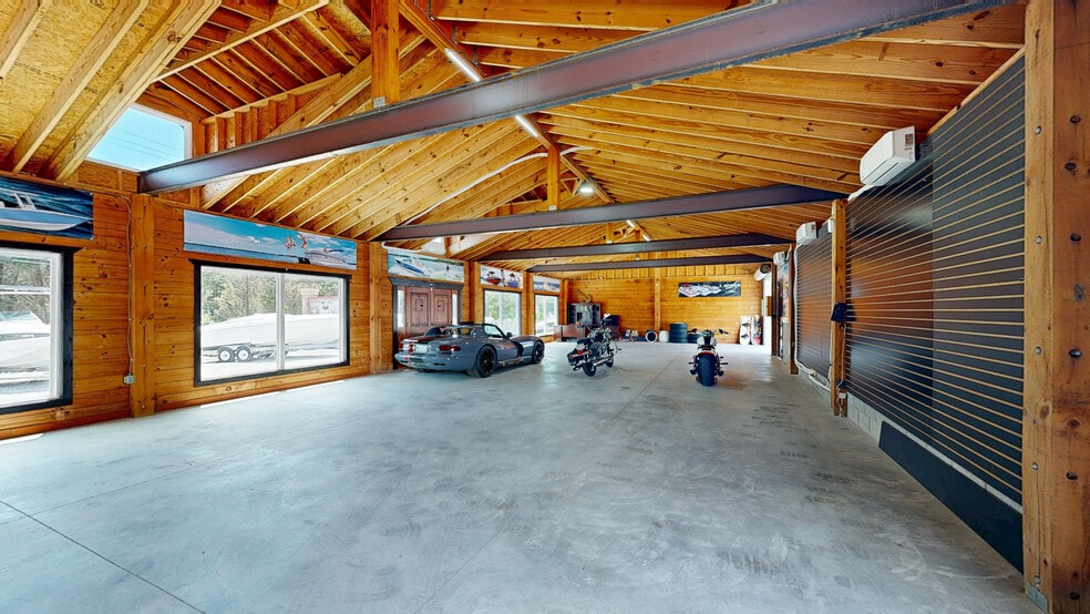 More Photos Of 400-420 Victoria Rd, Woodstock Storefront For Sale