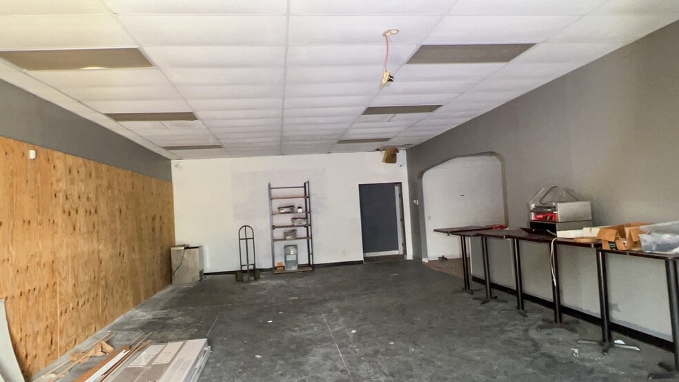 More Photos Of 12373 Scarsdale Blvd, Houston Unknown For Lease
