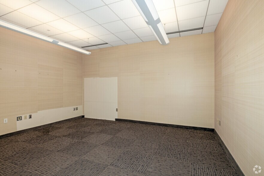 More Photos Of 835 W Hamilton St, Allentown Apartments For Lease