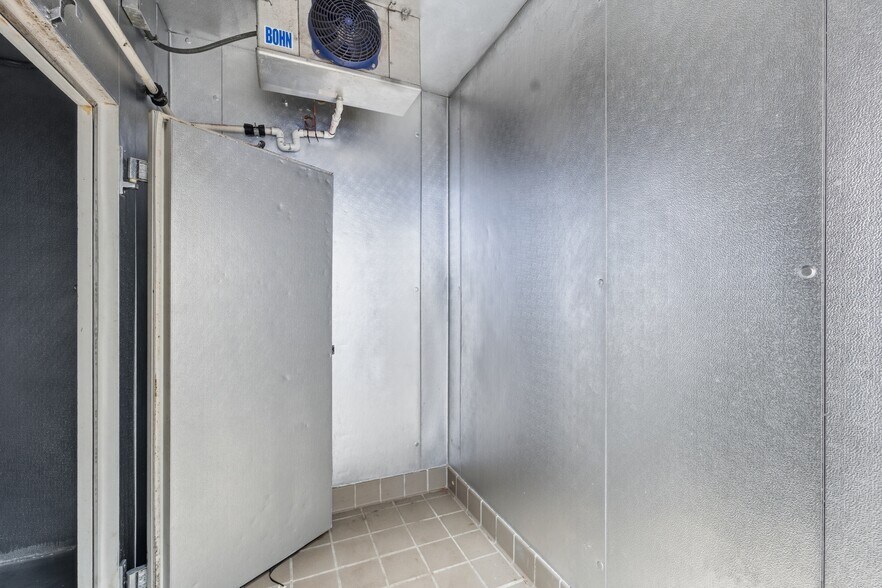 More Photos Of 5079 James Madison Pky, King George Fast Food For Sale