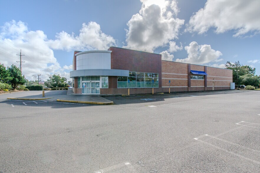 More Photos Of 3451 US-101 Hwy, Florence General Retail For Sale