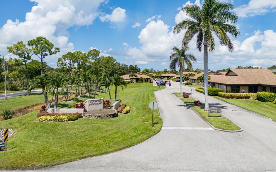 More Photos Of 12734 Kenwood Ln, Fort Myers Loft Creative Space For Lease