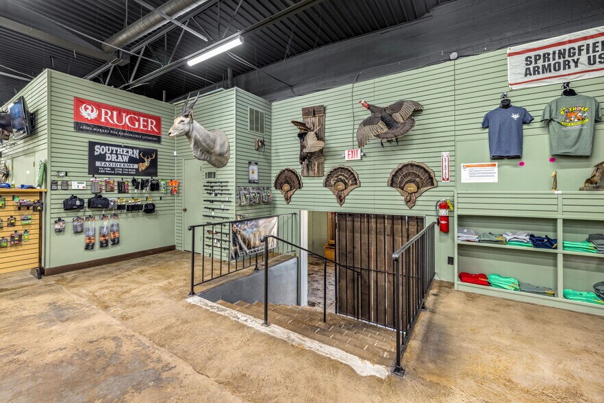 More Photos Of 1358 Plaza Dr, Gainesville Freestanding For Sale