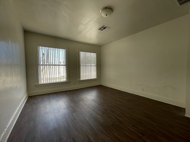 More Photos Of 800-808 N Avalon Blvd, Wilmington Storefront Retail Office For Lease