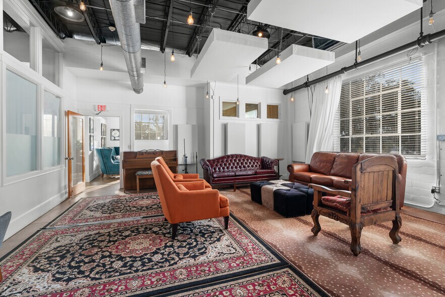 More Photos Of 939 N Magnolia Ave, Ocala Freestanding For Sale