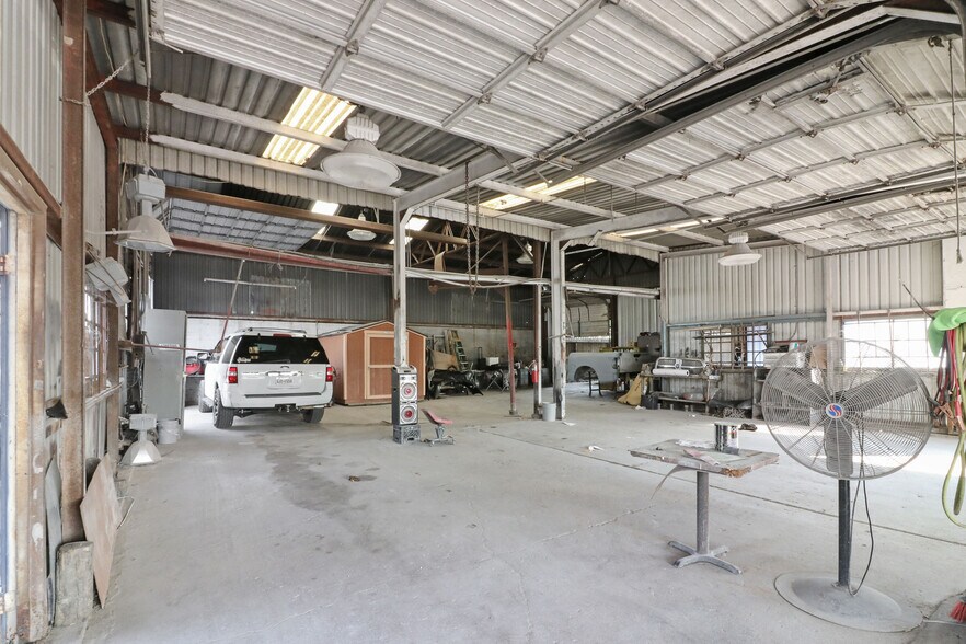 More Photos Of 1106 Wayside Dr, Houston Auto Repair For Sale