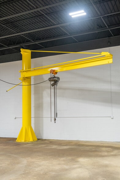 More Photos Of 1918 W Virginia Ave, Crewe Warehouse For Lease