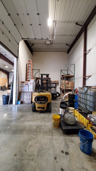 More Photos Of 15223 N Government Way, Hayden Warehouse For Sale