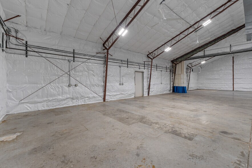 More Photos Of 1294 Midland Trl, Milton Flex For Sale