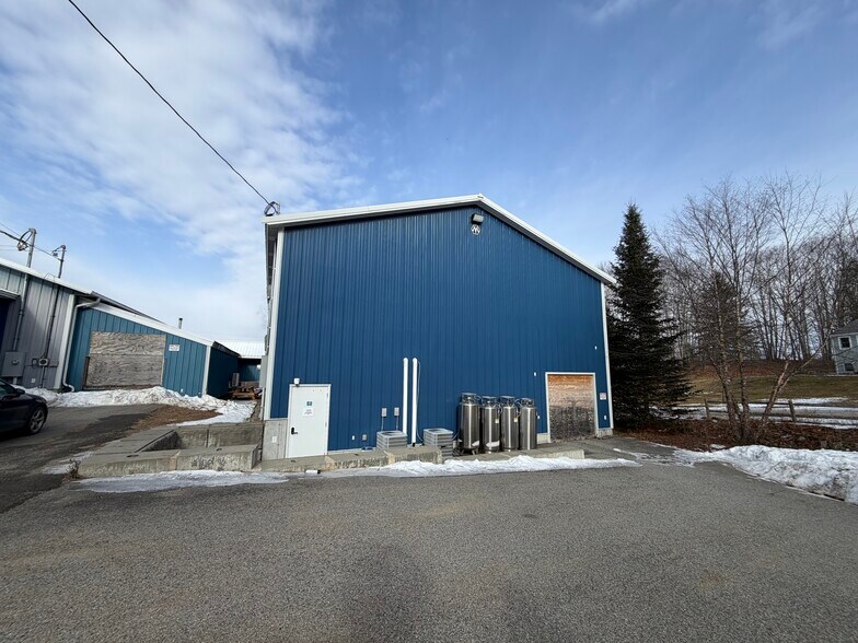 More Photos Of 825 Atlantic Hwy, Warren Manufacturing For Sale