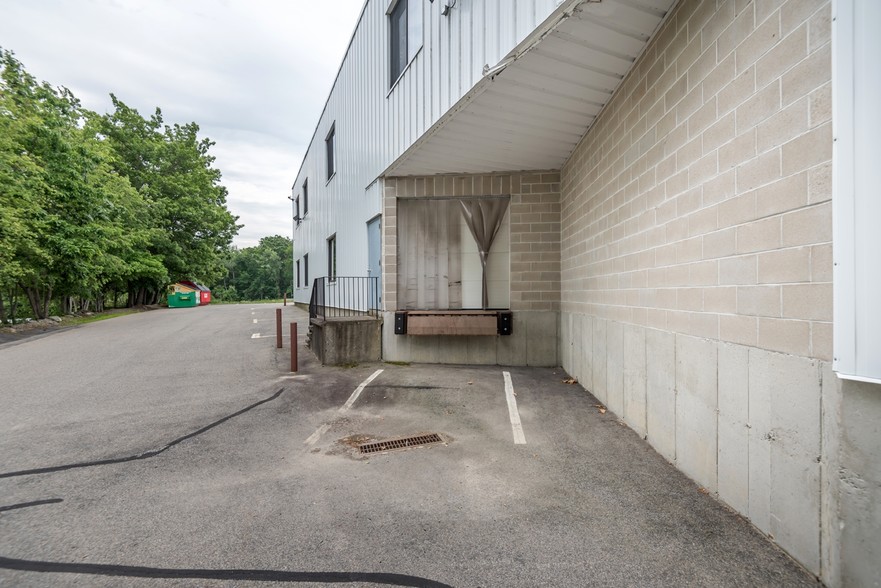 More Photos Of 26 Parkridge Rd, Haverhill Research And Development For Lease