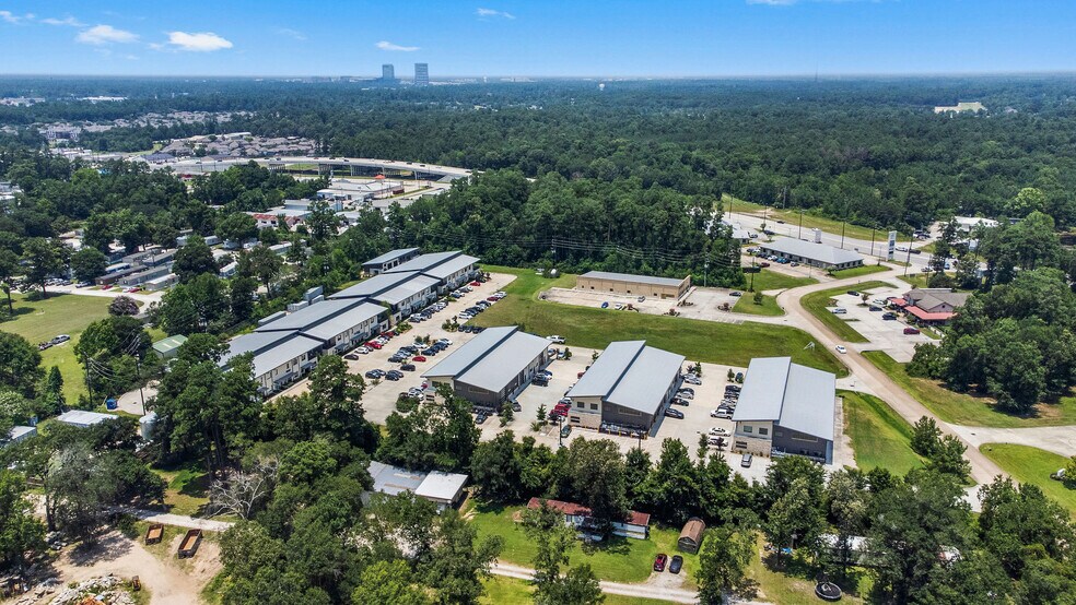 More Photos Of 1330 Rayford Park Rd, Spring Loft Creative Space For Lease