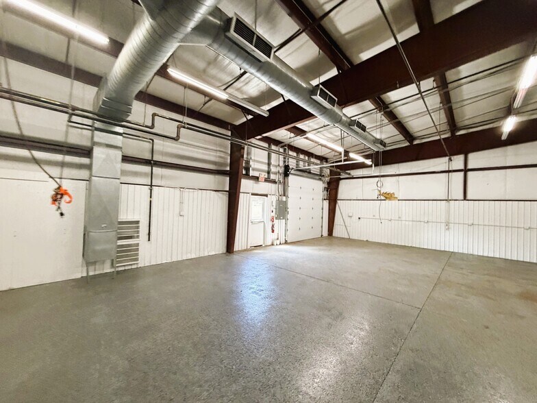 More Photos Of 2291 Traversefield Dr, Traverse City Manufacturing For Lease