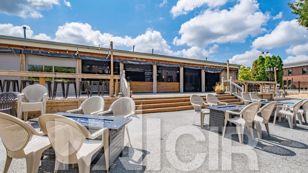 More Photos Of 2650 Eastern Blvd, York Restaurant For Lease