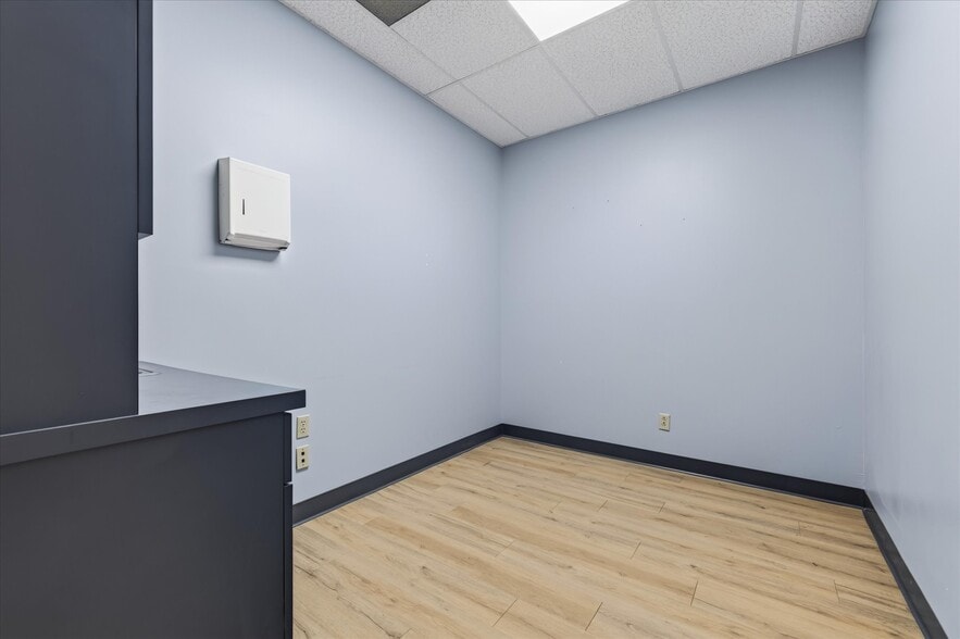 More Photos Of 2143a-2145 Old Ashland City Rd, Clarksville Freestanding For Lease