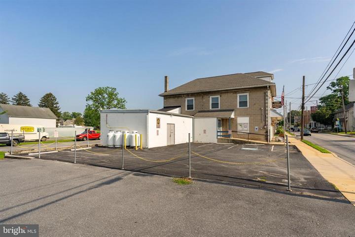 More Photos Of 6040 Main St, East Petersburg Office For Lease