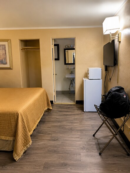 More Photos Of 530 W Route 66, Williams Hotel For Sale