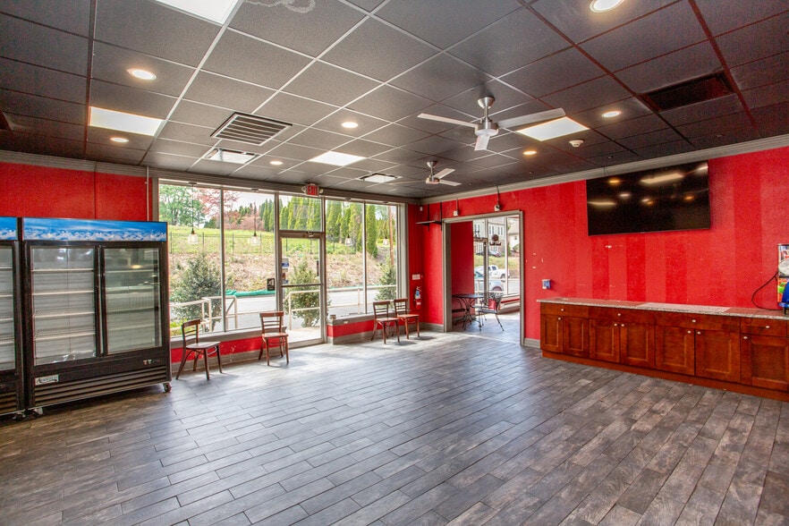 More Photos Of 720 Easton Rd, Riegelsville Freestanding For Lease