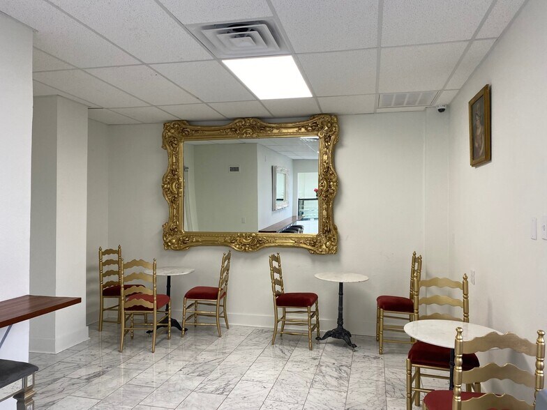 More Photos Of 2100 Airline Dr, Bossier City Storefront For Lease
