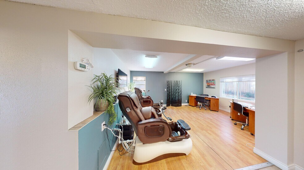 More Photos Of 191 Wyoming St, Lander Office For Sale