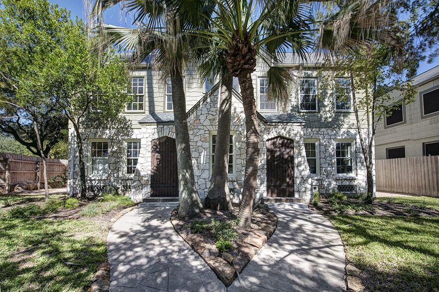 Primary Photo Of 2246 Bissonnet St, Houston Medical For Lease