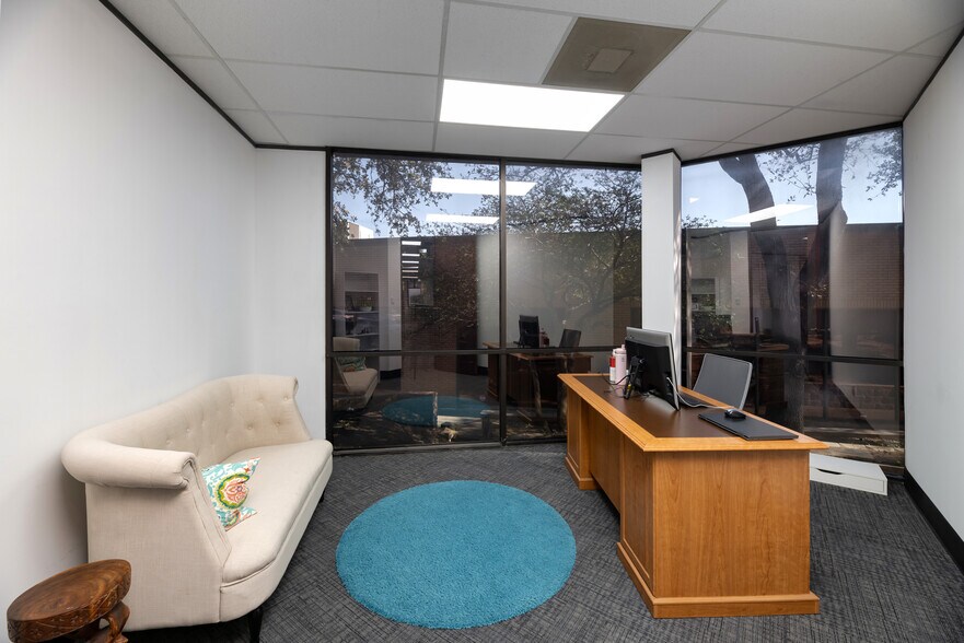 More Photos Of 1610 Corporate Ct, Irving Office For Lease