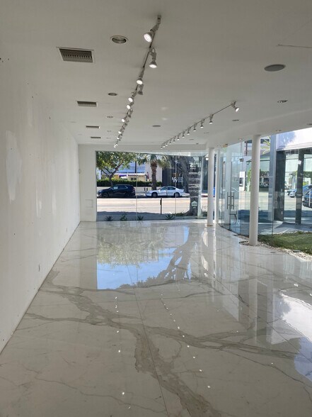 More Photos Of 8761 Beverly Blvd, West Hollywood Storefront For Lease