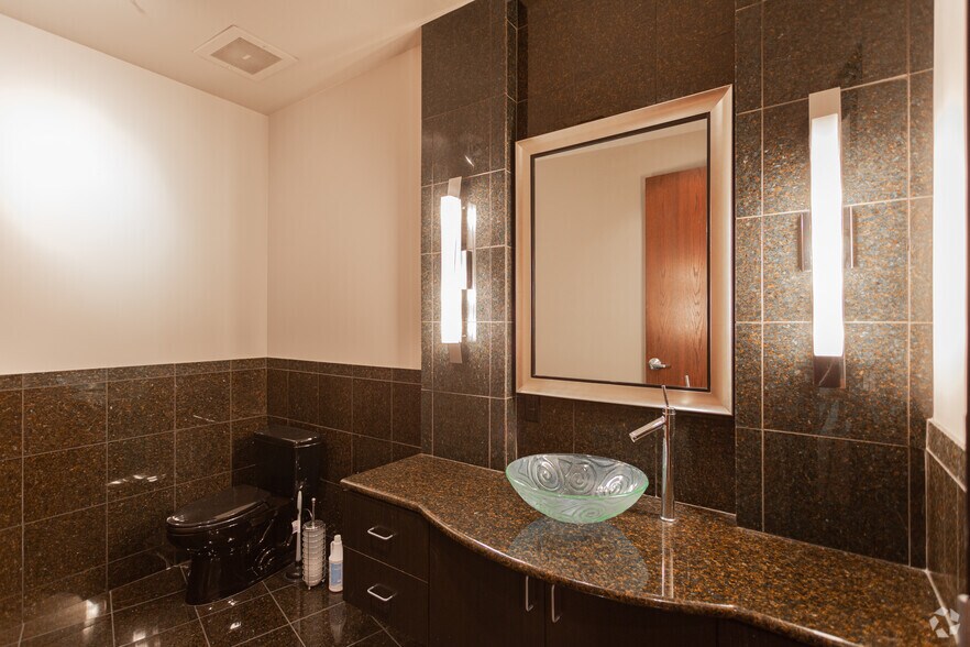 More Photos Of 6440 S Wasatch Blvd, Salt Lake City Office For Lease