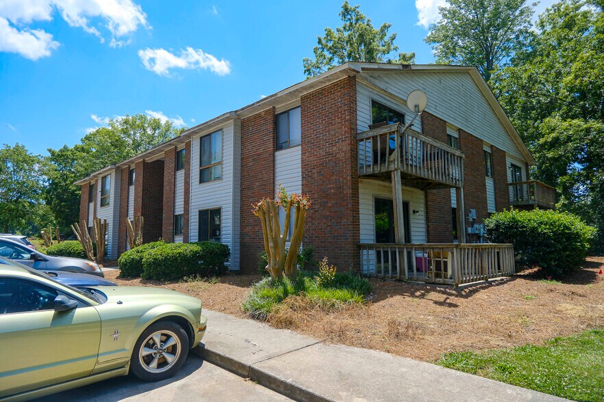 More Photos Of 100 Highland Forest Dr, Greenwood Apartments For Sale