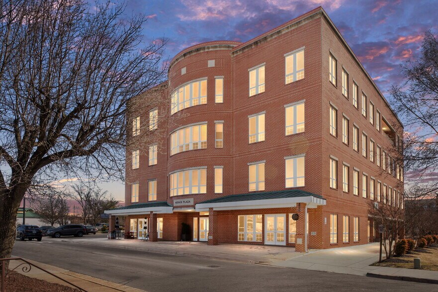 Primary Photo Of 9255 Center St, Manassas Medical For Lease