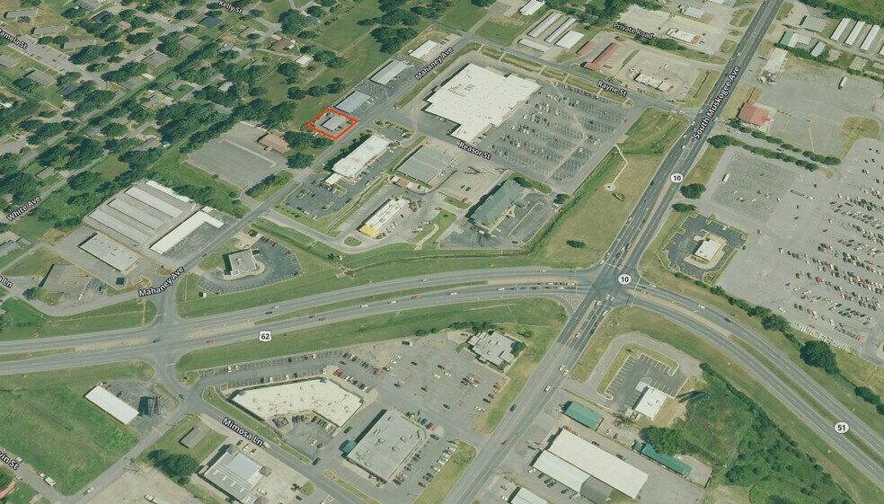 More Photos Of 2113 Mahaney Ave, Tahlequah Service Station For Sale