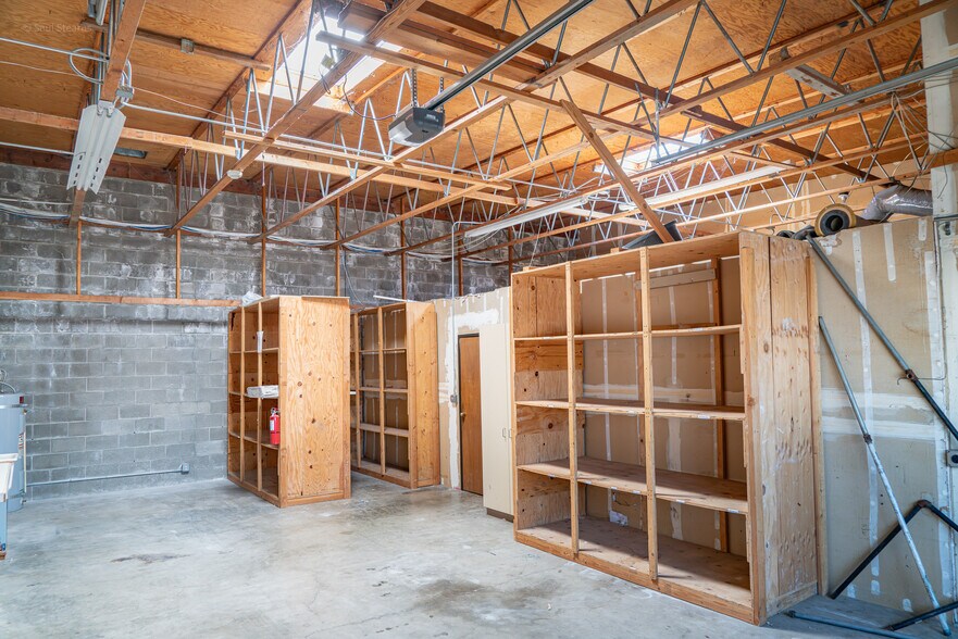More Photos Of 815-817 N Central Ave, Medford Storefront For Lease
