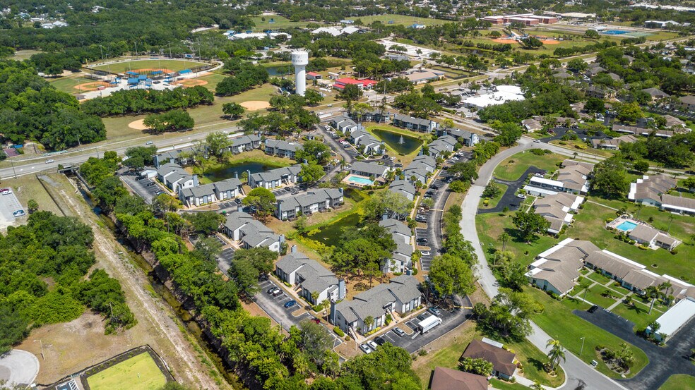 More Photos Of 5933 28th Ave W, Bradenton Apartments For Sale