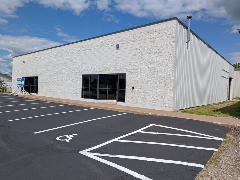 More Photos Of 2320 Cunningham St, La Crosse Warehouse For Sale