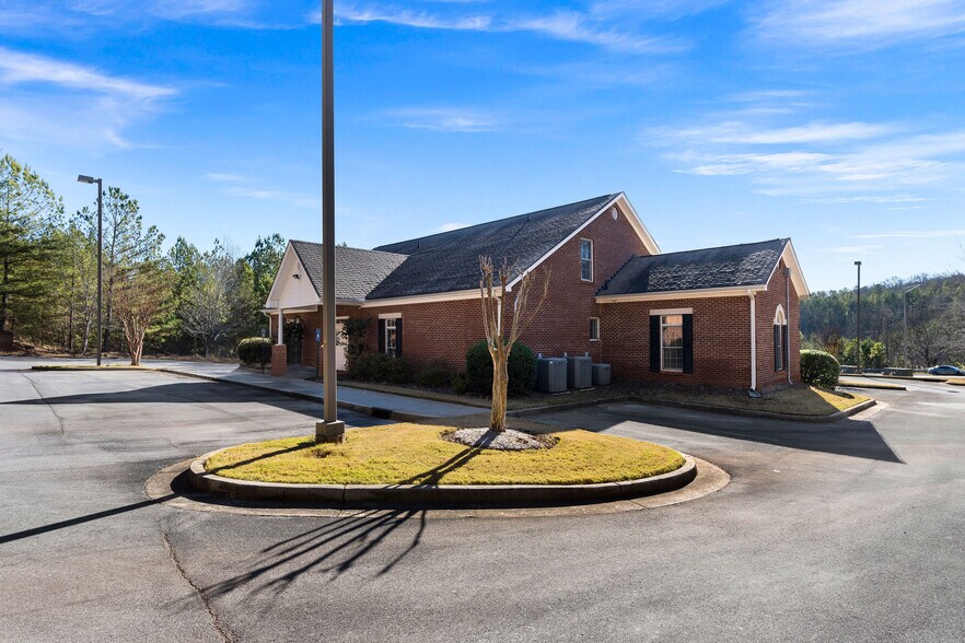 More Photos Of 1300 E Main St, Cartersville Medical For Sale