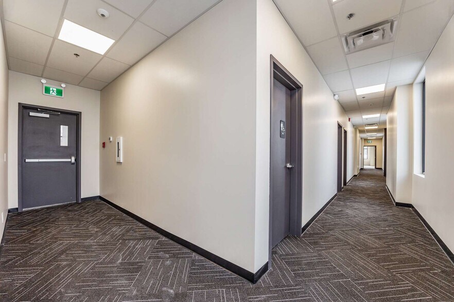 More Photos Of 14 Sioux Rd, Sherwood Park Storefront Retail Office For Lease