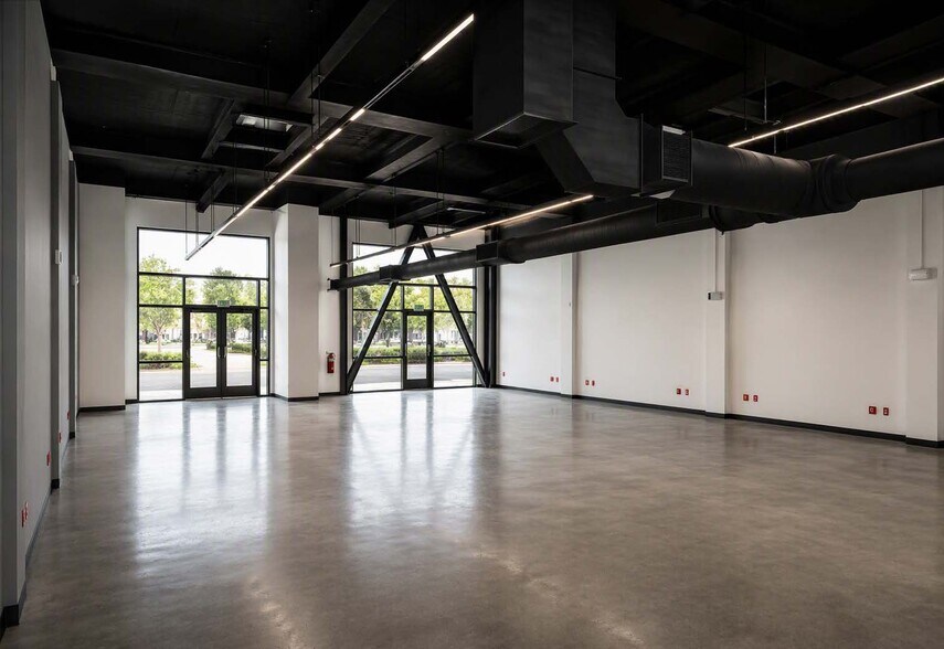 More Photos Of 2761-2765 16th St, San Francisco Storefront For Lease