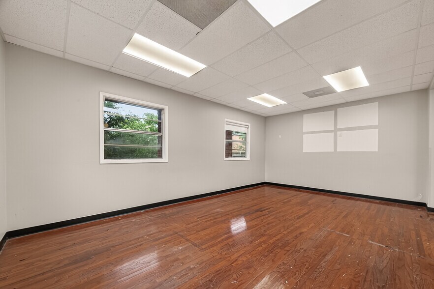 More Photos Of 2223 Dorrington St, Houston Medical For Lease