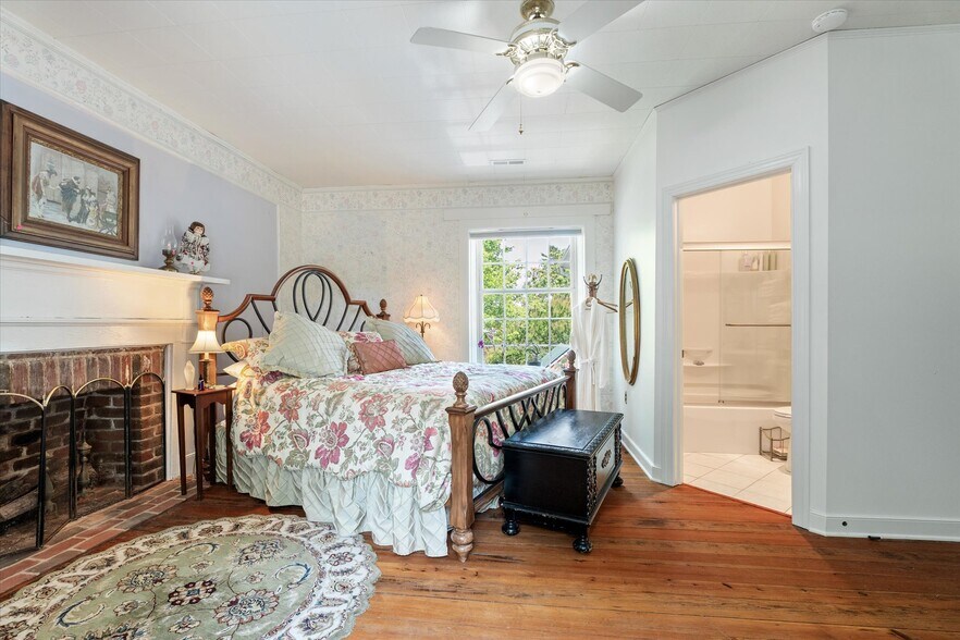 More Photos Of 252 David Bruce Ave, Charlotte Court House Hospitality For Sale