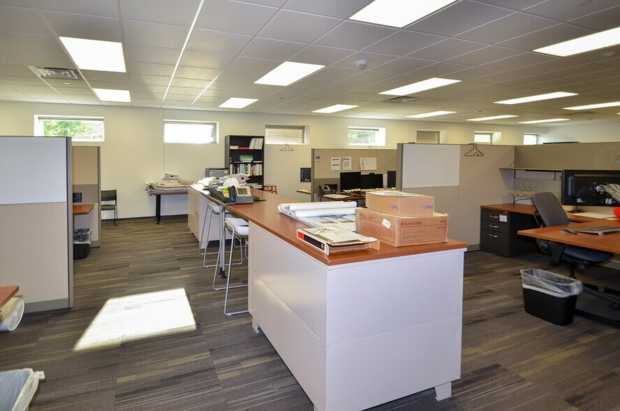 More Photos Of 970 S 29th St W, Billings Office For Sale