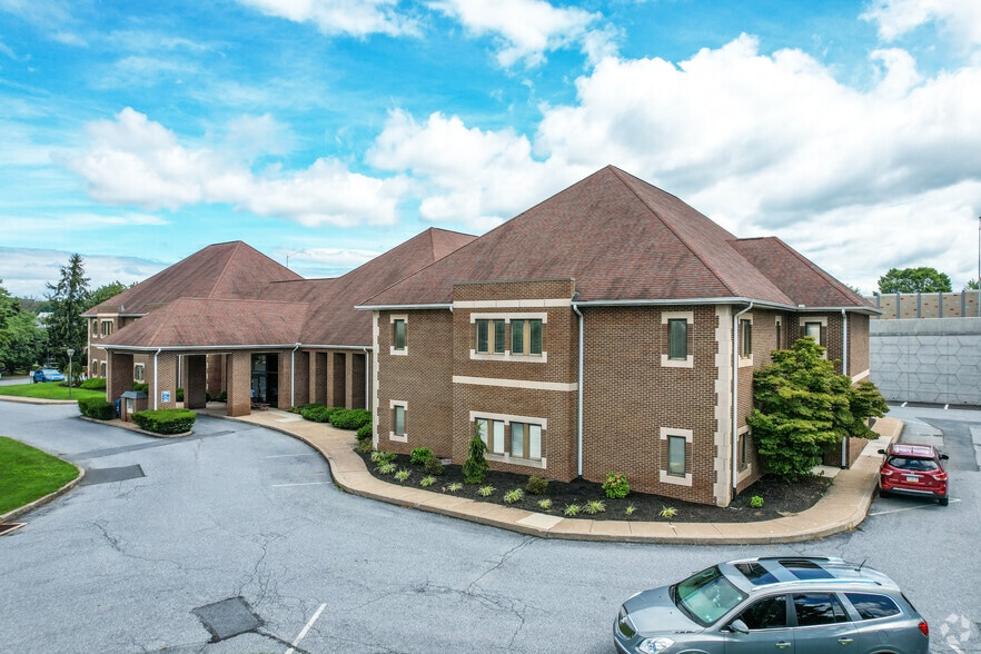 More Photos Of 845 Sir Thomas Ct, Harrisburg Medical For Lease